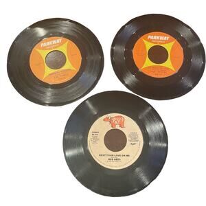Lot of 3 vintage vinyl 45 records The Tymes & Bee Gees 60s & 70s  7" VG+++